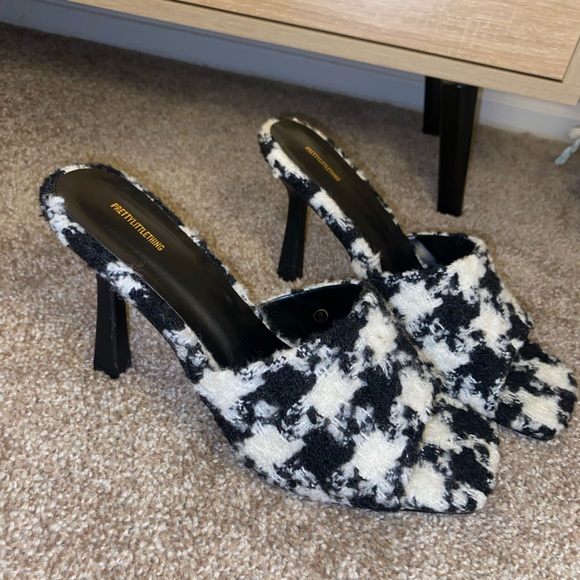SOLD ❌ Open Toe Fuzzy Houndstooth Heels - Picture 1 of 5